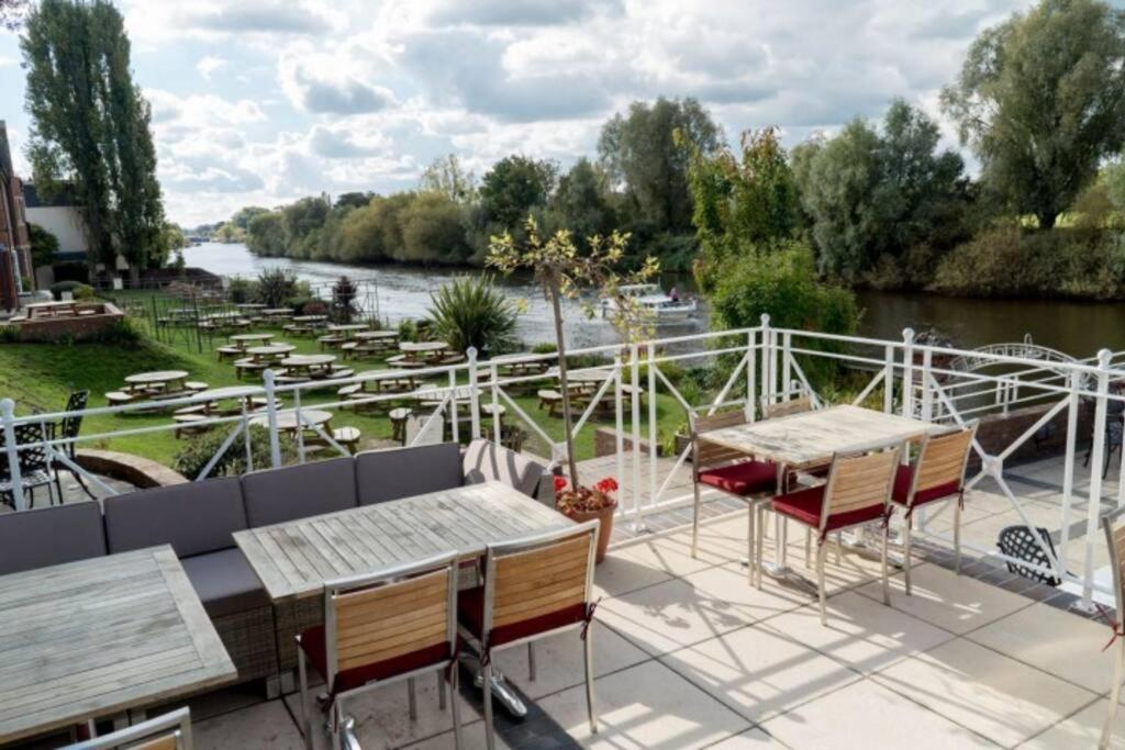 Unrivalled Location - Five Star - Worcester Apartment Eksteriør bilde