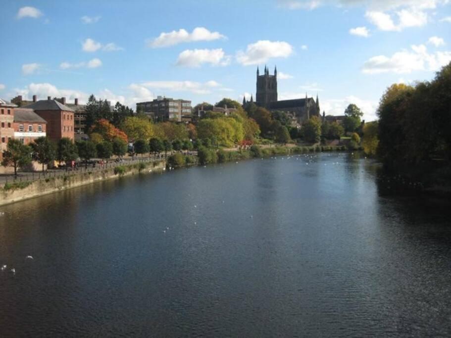 Unrivalled Location - Five Star - Worcester Apartment Eksteriør bilde