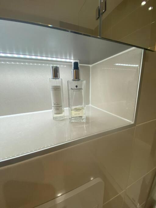 Unrivalled Location - Five Star - Worcester Apartment Eksteriør bilde